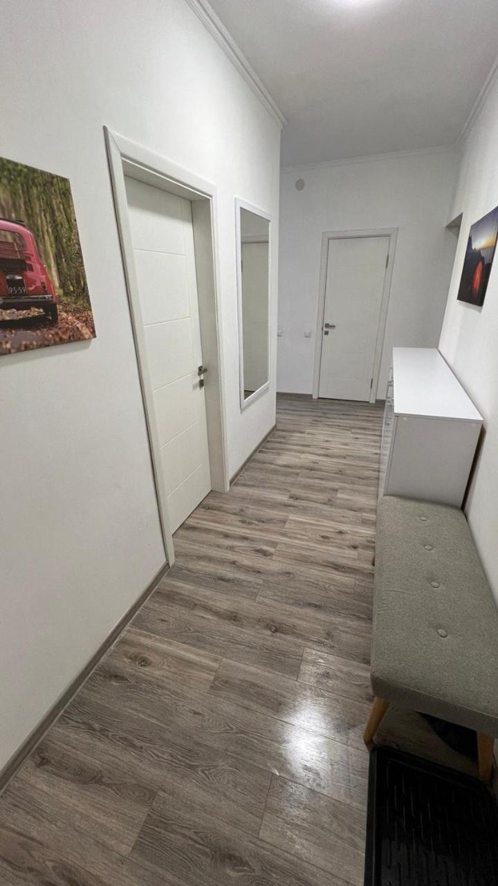 Grey & White Apart Vinnytsia Exterior foto